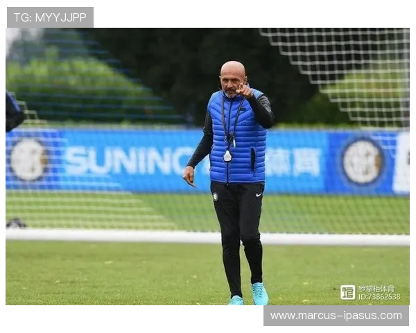 曾经的师徒情深斯帕莱蒂与泽尔宾赛前互致问候再续旧情