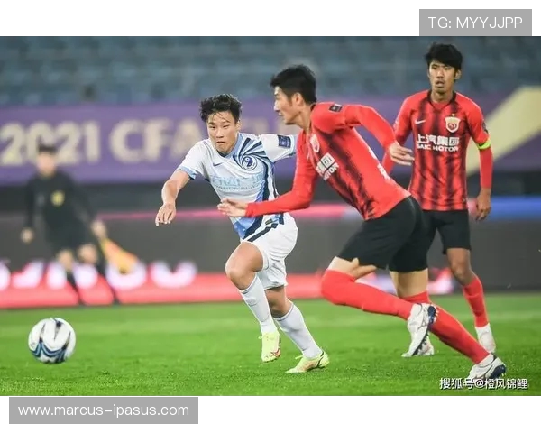 亮了!河南队门将无奈吐水苦笑,足协杯决赛:北京国安哀兵夺冠